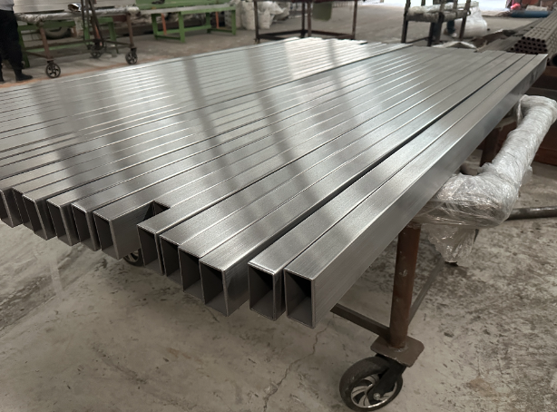 云南新能源汽车用不锈钢方管 现货